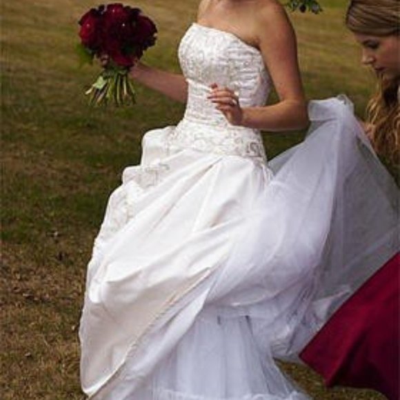 Eve of Milady Wedding Dress Size 5 Silk - Picture 7 of 9